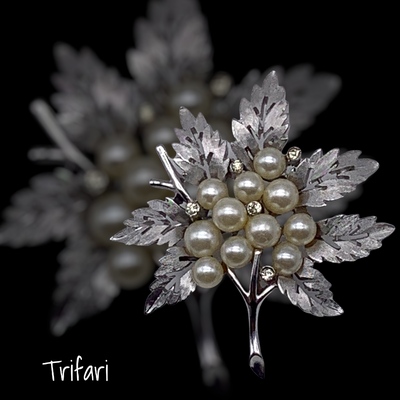 1950 iconica spilla di perle e trifanium argento spazzolato  -art.143/2-