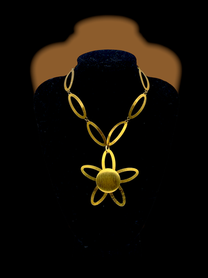 1960s large Flower pendant necklace in Florentine gold finish, captivating Power Flower style - Art.607/5