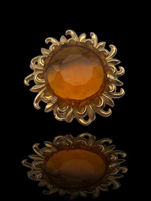 1950 flower/sun figural Brooch - large faceted crystal amber in a gold open petals frame - unsigned Sphinx vintage quality - Art.679/4