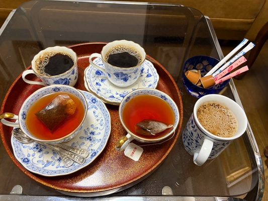 月１回の午前中マンションクラス。好きなお茶を飲みながら贅沢な時間を過ごします。