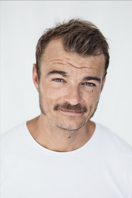 André Rohde actor headshot represented by Walcher Management