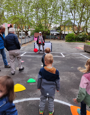 2.Vorsitzender Dr.Wolfgang Klee chancenlos, die Kids stehen in Wartestellung und machen es besser.