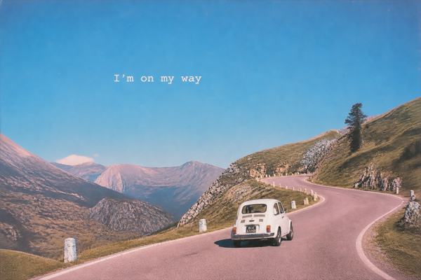 Computercollage mit retro Fiat im Gebirge von Uta Nitschke