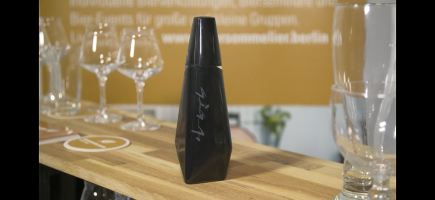 Biersommelier Karsten Morschett testet das neue Tesla-Bier im TV für RTL