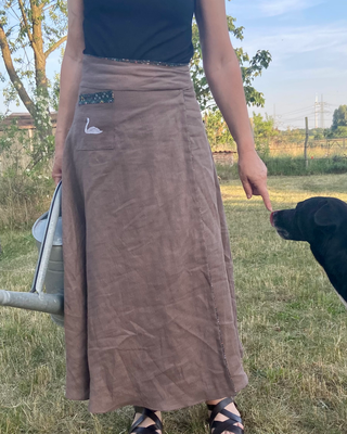 Höckerschwan auf Wickelrock von @hackeundnadel
