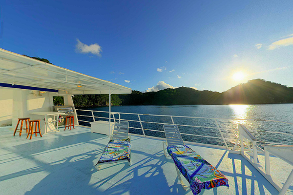 Sonnendeck des Schiffes Seahunter auf der Kokosinseln, ©Underseahunter Group