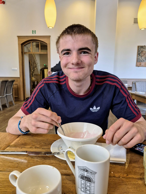Und Matti mit Oma nach Breslau (Polen) - da kommen die Somieskis her