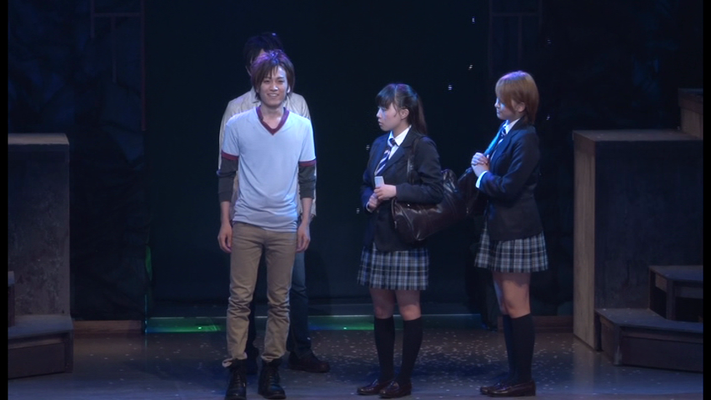 Keisuke erinnert sich auch das es da so einen seltsamen Typen auf der Uni gibt, der behauptet er wäre in seinem vorigen Leben ein Kämpfer von 7 gewesen!