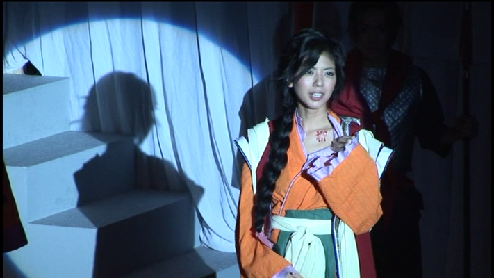 "Ich heiße Kourin - doch mein Seishiname ist NURIKO!" Auf ihrem Decollté leuchtet das rote Mal des Suzaku auf! Seishi Nummer 3 ist gefunden!!!