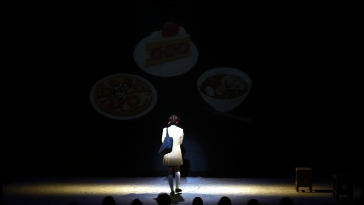 Wer Manga/Anime kennt weiß das Miaka im Unterricht erst vom Essen ---