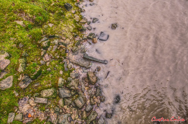 Roque de Thau, entre rive et estuaire de la Gironde. Villeneuve, samedi 26 septembre 2020. Photographie HDR © Christian Coulais