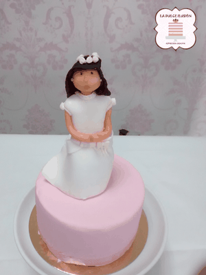 Tarta decorada con niña para comunión 2017. Tarta chica comunión. Tarta niña de comunión. Tarta comunión Cartagena, Murcia