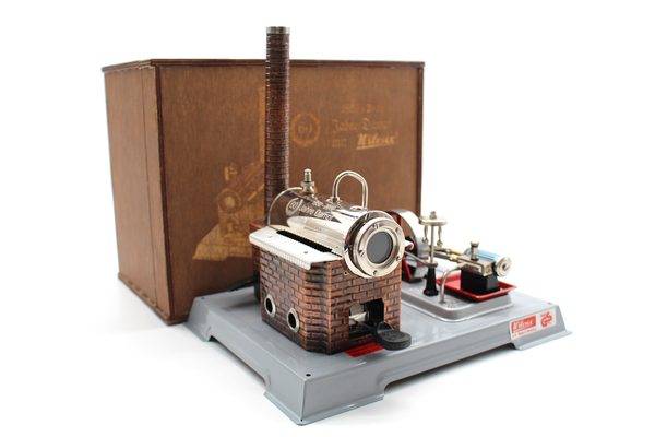 122 - D10/60 2010 - 60 Jahre Dampfmaschinen von Wilesco, spätere Ausführung mit heller Gravur - 60 years of steam engine by Wilesco, later version bright engravement