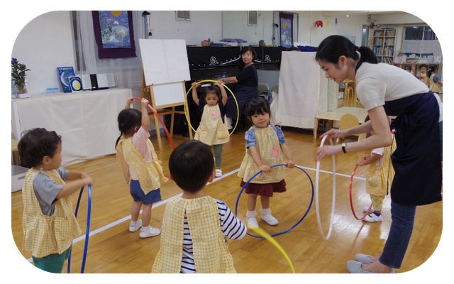 フープでリズム遊び