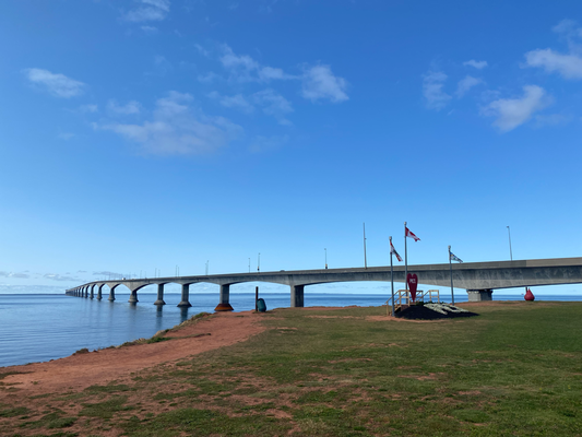Die Confederation Bridge, die PEI mit dem Festland verbindet, ist 13 Kilometer lang.