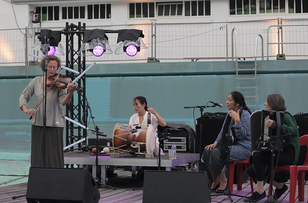 FUTURE NOW FESTIVAL 2020 Gunda Gottschalk, Bo-sung Kim, Saadet Türköz, Ute Völker / Future Now @ Freibad Mirke. (c) Betty Schiel