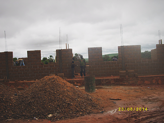 N'Gabacoro-Droit : élévation des murs