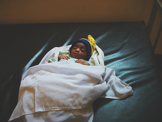 La naissance du premier bébé du CSCOM de DROIT