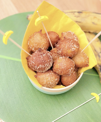 Banana fritters © Je cuisine créole, Leslie Belliot, 2021, Comité du Tourisme des Îles de Guadeloupe, CTIG 