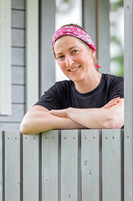 Lissy lächelt in die Kamera.