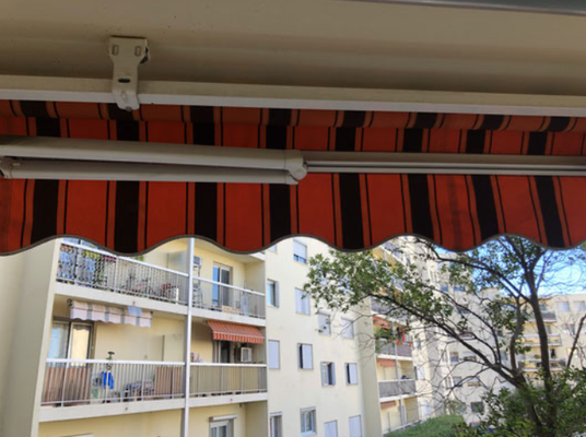 Stores Bannes & Loggia de chez Altiva Pro Menuisier 2022 en rénovation à La Seyne Sur Mer 83500