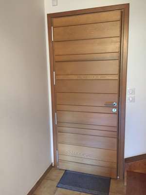Portes d'entrée en bois: & mixte 2023-2024 sur mesure  en rénovation de chez Altiva Pro Menuisier La Seyne sur Mer, Toulon, Six-Fours-Les-Plages, Bandol, Hyeres