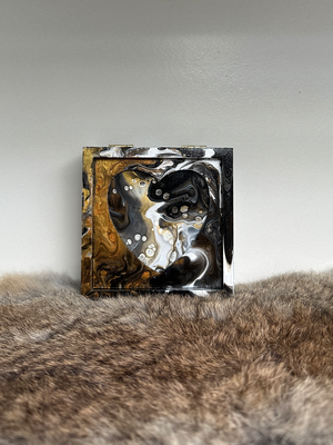 Houten doosje met hartvorm voor as, sieraden of andere herinneringen 11 x 11 x 5 cm. 