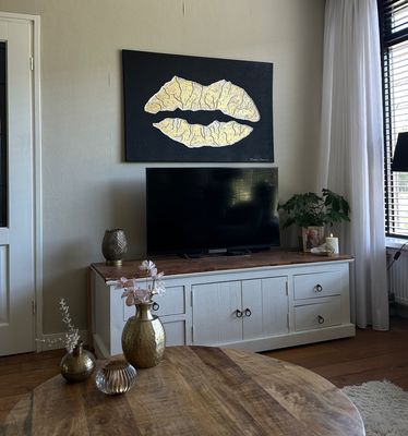 Golden lips 115 x 70 cm - reliëf