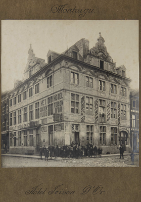 Hotel Toison d'Or/ Het Gulden Vlies (Montaigue 1917-1918). Aan de woning van Albrecht en Isabella is wel wat vertimmerd.