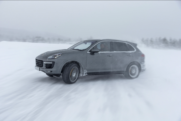Porsche Cayenne turbo / Uwe Mansshardt