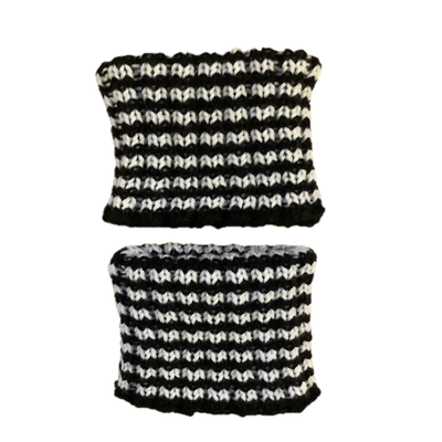 schwarz-weiss gestreifte Armbündchen