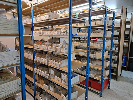 Magasin de pièces pour maintenance d'aéronefs