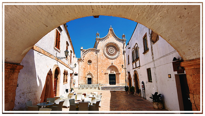 Ostuni: La Cattedrale vista dall'Arco Scoppa