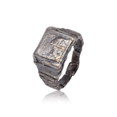 Caroline Ertl - Ring aus der Serie "Glam Rocker"