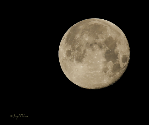 Super pleine lune du loup le 04 01 2026 à 04h13