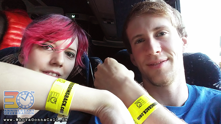 shinzo & modellbaubert with the participation ribbons for the first day of "we're going back"