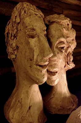 caroline vallas coupé_terre cuite patinée_12cm_couple_2014