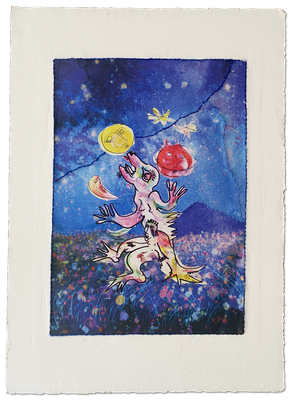 "Störenfried spielt", Zeichnung von Guntram Prochaska, 50 x 70 cm inkl. Rahmen, Stoffdruck, Buntstifte, Fäden, auf Pappwabenplatte