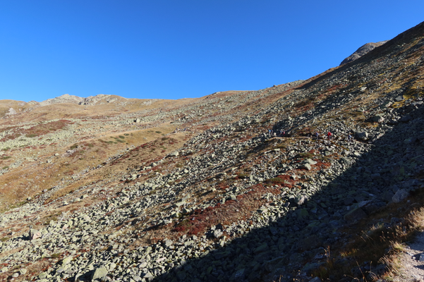 Über Steinhalden nach oben