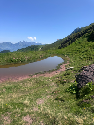 Und noch ein Bergsee. Marke 'Kein Trinkwasser'.