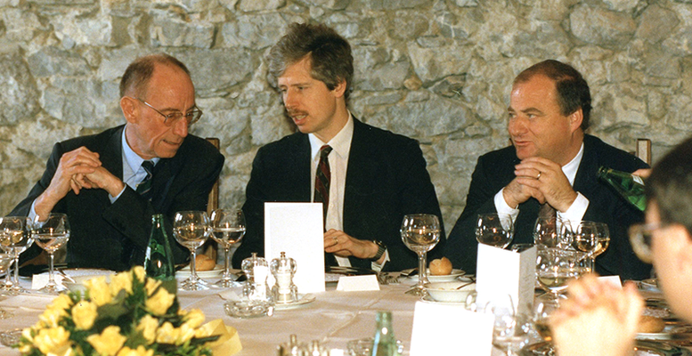 09. März 1989 Besuch von Edzard Reuter, Vorstandsvorsitzender der Daimler-Benz AG, beim Liechtensteiner Presseclub,  Foto: Eddy Risch, Schaan