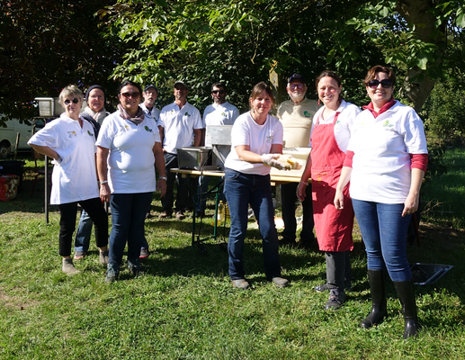 Les bénévoles de l'association Mont-Saint-Père en fête assurent !