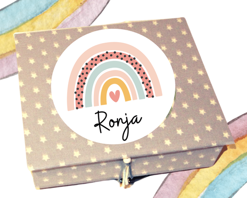 Mädchen-Geschenkbox hellgrau Sterne, Ronja Regenbogen Rosa mit Name personalisiert ein Kommunionsgeschenk ab 40 € handgemacht von SchönsteOrdnung in Bayern