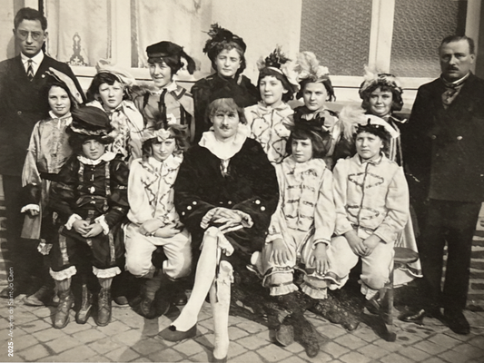 La copie, la reproduction de cette image est soumise à l'autorisation de l'Association Amicale des anciens de Saint-Jo Caen
