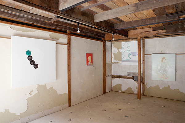 O JUN+Matsui Chie :Talking on the Veranda, Installation view /photo credit©Art OFFICE OZASA