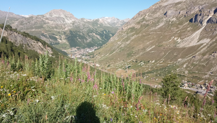 Blick ins Tal auf Val d`Isére