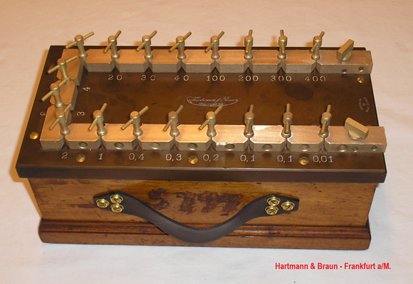 Bild 661 - Hartmann & Braun - Frankfurt a/M. - Widerstandsdekade 0,01 Ohm bis 400 Ohm - Fertigungsjahr ca. 1890