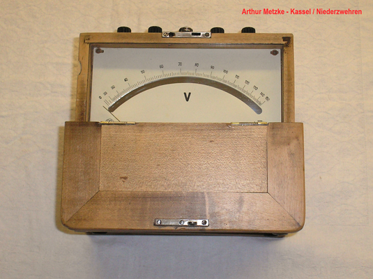 Bild 487 - Arthur Metzke - Kassel / Niederzwehren - Weicheisen - Voltmeter - Fertigungsjahr ab.  1935