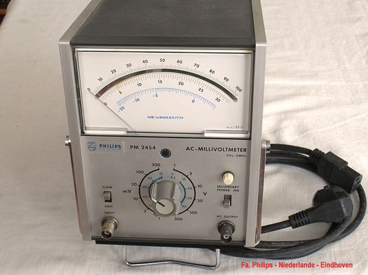 Bild 573 - Fa. Philips Eindhoven - AC - Millivoltmeter Modell PM 2454 - Fertigungsjahr 1971 
