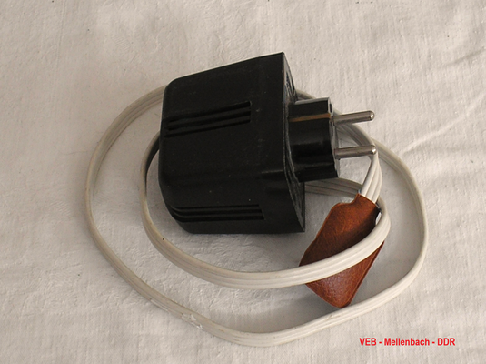 Bild 575-1 - VEB - Mellenbach DDR - Netzgerät Stromversorgung / UNI 11 e - Fertigungsjahr   1984